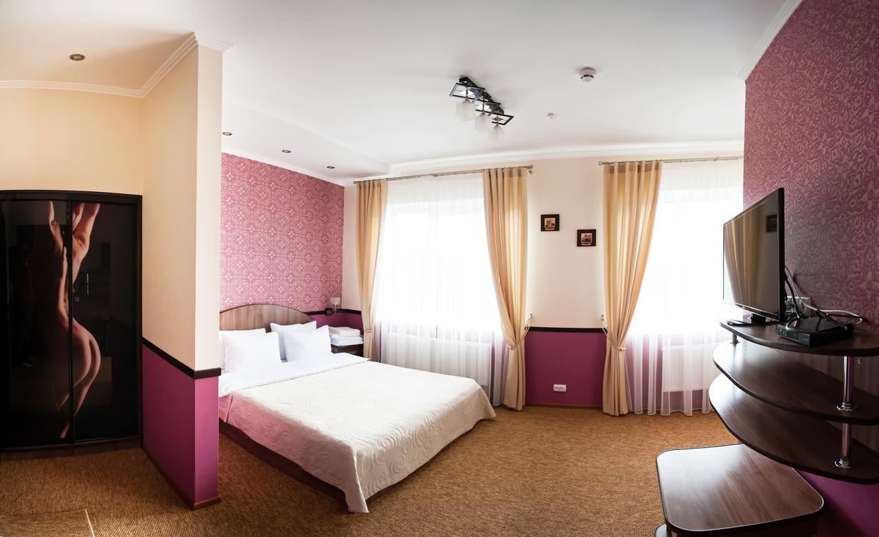 Hotel Harvest Vinnycja Esterno foto