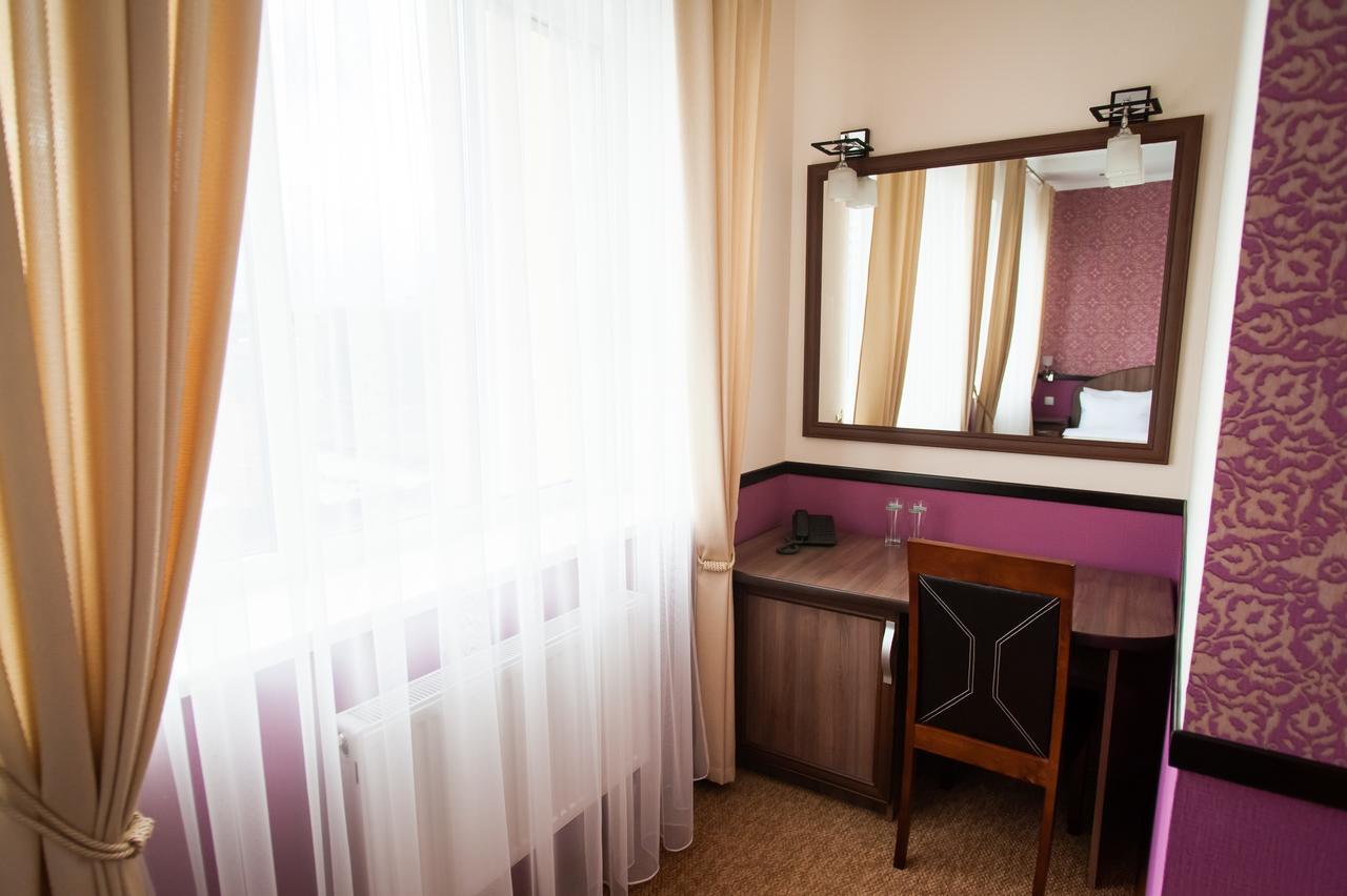 Hotel Harvest Vinnycja Esterno foto