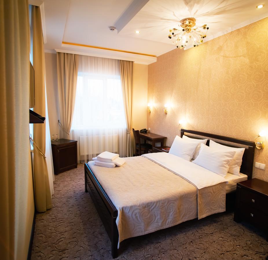 Hotel Harvest Vinnycja Esterno foto