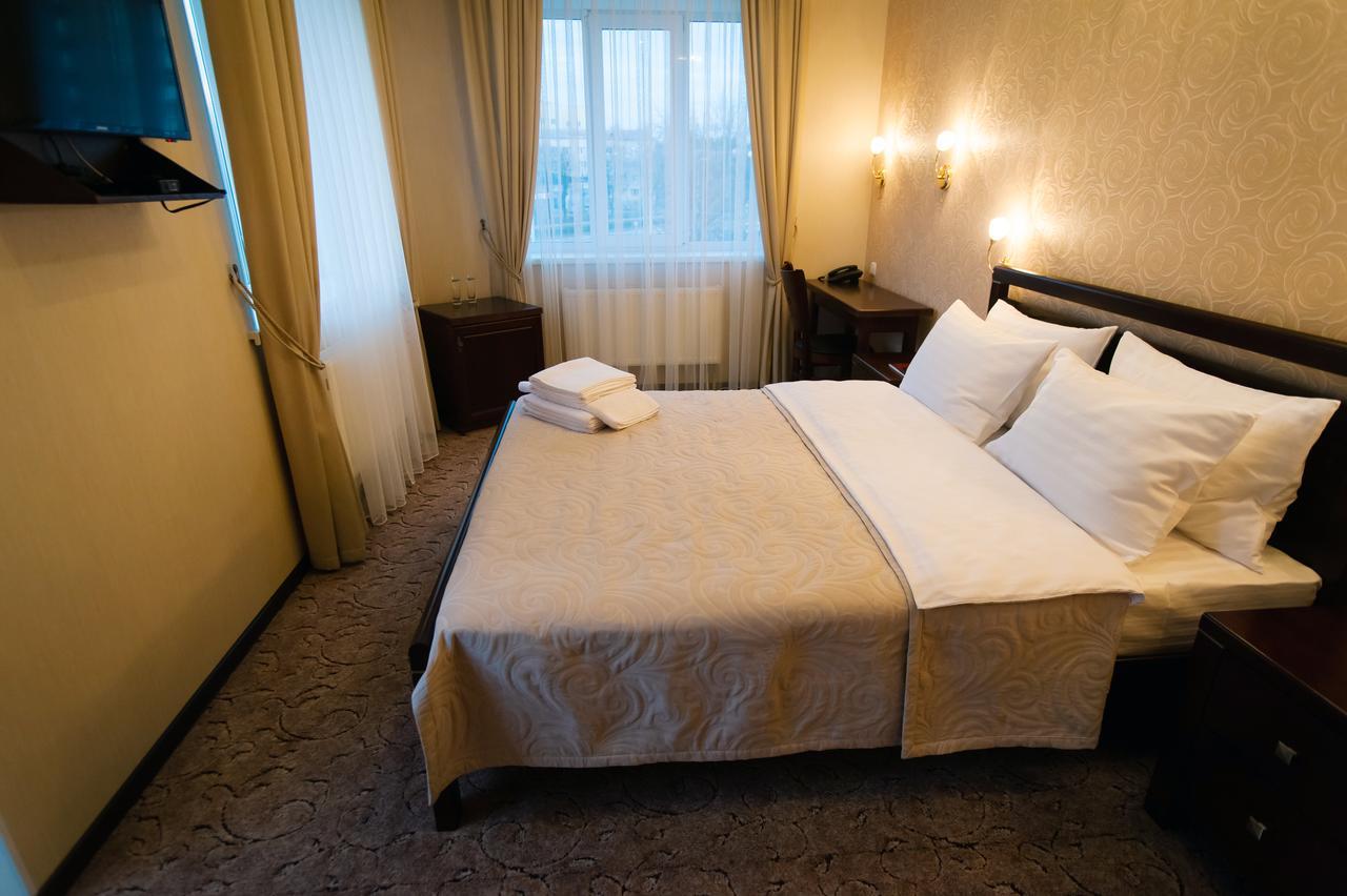 Hotel Harvest Vinnycja Esterno foto